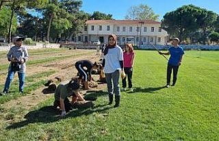 Tarım Meslek Lisesi öğrencileri tarlada üretiyor