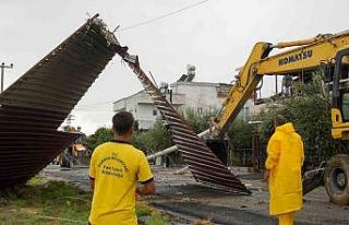 Tarsus Belediyesi yoğun yağış sonrası oluşan...