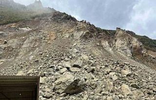 Taş ocağındaki heyelan böyle görüntülendi