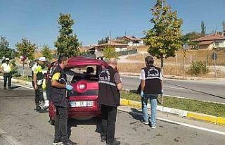 Ters yöne giren çekici ile ticari araç çarpıştı:...