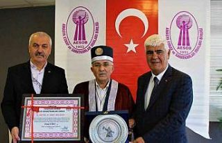 Terziler Federasyonu Amasyalı Celal Cüce’yi ‘yılın...