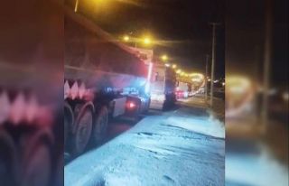 Tır arıza yaptı, trafik felç oldu