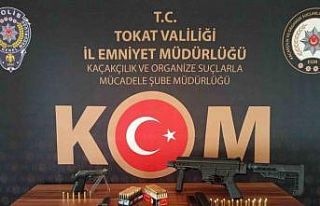 Tokat’ta aracın içinden uzun namlulu silah çıktı