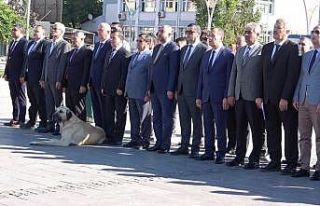 Tören alanında davetsiz misafir şoku