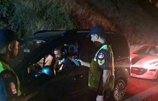 Trafik jandarma ekipleri alkollü araç denetimi yaptı