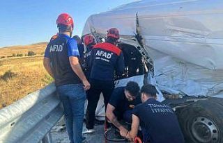 Tunceli’de 2 araç kafa kafaya çarpıştı: 3 ağır...