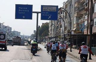 Turgutlu’da mola verip, Atatürk’ü andılar