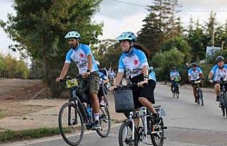 Turizm destinasyonuna pedal çeviriyorlar