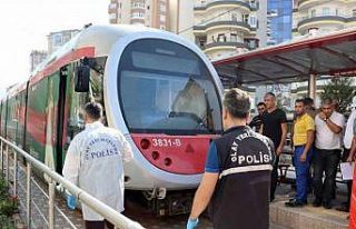 Ücretsiz binmek istediği tramvay sonu oldu