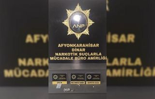 Uyuşturucu baskınında yakalanan 5 kişiden ikisi...