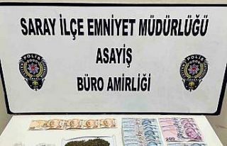 Uyuşturucu satıcısı, polisin dikkati sayesinde...