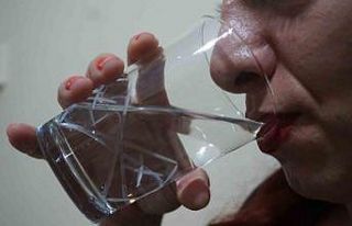 Uzmanından uyarı: Fazla su içmek ölümle sonuçlanabilir