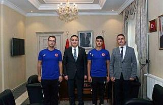 Vali Akbıyık uluslararası başarıyı altınla...