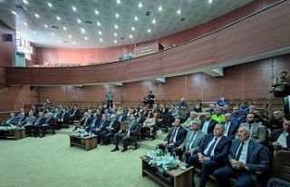 Vali Çiçek: “Her mahalleye spor okulu kurulmalı”