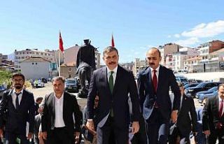 Vali Çiftçi: Hizmet bayrağını daha ileriye taşıyacağız