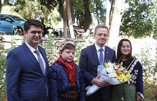 Vali Enver Ünlü Kula’da temaslarda bulundu