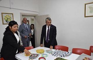 Vali Sezer tarihi konakları inceledi