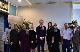 Vali Ünlü’den gaziler onuruna yemek