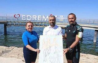 Van Gölü’nün derinliğinde resim çizimi