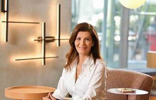 Vodafone Business ‘Dijital Ayna’ ile makyaj ve...