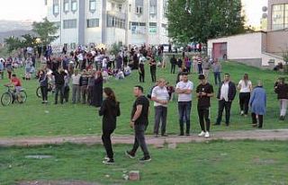 Yangını film izler gibi izlediler