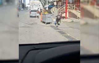 Yaşlı kadının çevre duyarlılığı