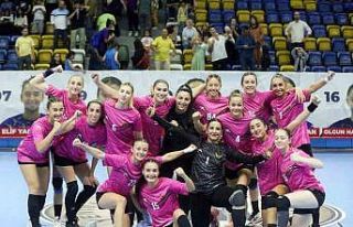 Yenimahalle Belediyespor, Veneco Velo’yi mağlup...