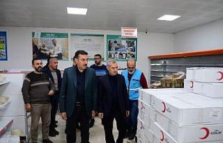 Yeşilyurt Belediyesi, yardımları depremzedelere...