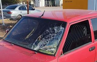 Yolun karşısına geçerken otomobilin çarptığı...