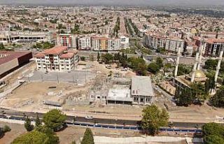 Yunusemre’nin ’100. Yıl Meydanı’ projesi inşaatı...