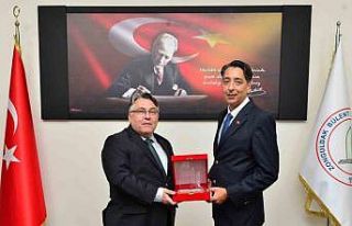 ZBEÜ Senato Toplantısında Doç. Dr. Kömürcü’ye...