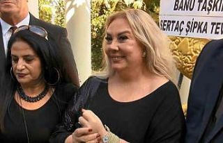 Zeki Müren vefatının 27’nci yılında kabri başında...