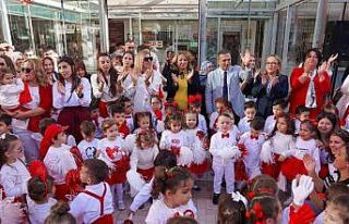 Cumhuriyetin 100. yaşı miniklerle coşkuyla kutlandı