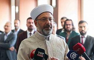 Diyanet İşleri Başkanı Erbaş deprem bölgesindeki...
