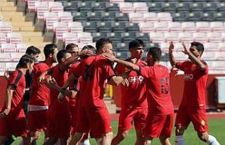 Eskişehirspor hazırlık maçını 3 golle kazandı