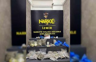 İzmir’in 2 ilçesinde kilolarca esrar ele geçirildi