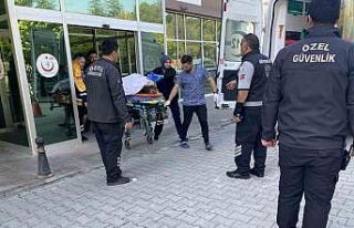 Konya’da minibüs bariyere çarptı: 2 yaralı