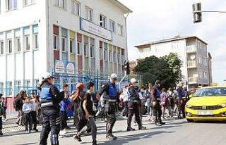 Küçükçekmece zabıtasından okul önlerinde denetim