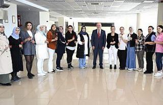 Rektör Savaş, 34 yaş üzeri kadın öğrencilerle...