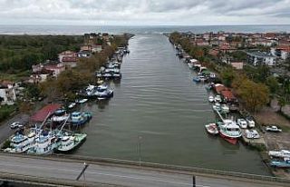 Sakarya’da iki balıkçı teknesi battı