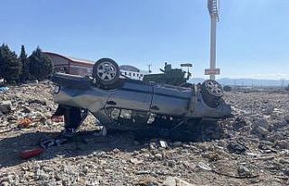 Takla atan otomobil 50 metre sürüklendi: 1 yaralı