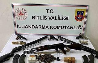 Tatvan’da silah ve mühimmat ele geçirildi