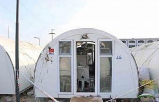 Vinç elektrik tellerine değdi, akıma kapılan depremzede...