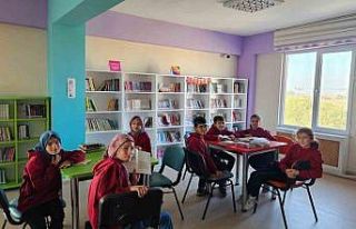 Aslanapa’da öğrenciler bazı dersleri Halk Kütüphanesinde...