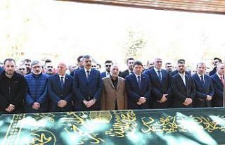 Bakan Tunç, eşinin amcasının cenaze namazına...