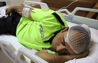 ’Dur’ ihtarına uymayan lüks araç trafik polisine...