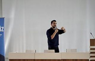 Esenyurtlu öğrencilere “Bu Yol Üniversiteye Gider”...