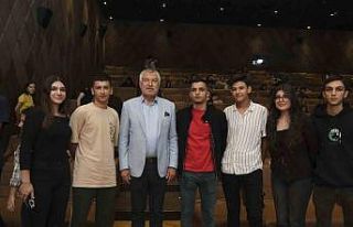 Gençler, Büyükşehir’in sponsorluğunda Atatürk...