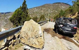 Gümüşhane’de işçilerin bulunduğu minibüs...