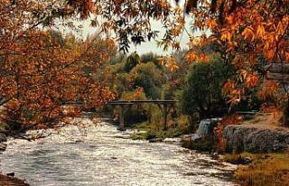 Hurman Çayı’nın manzarası görenleri kendine...